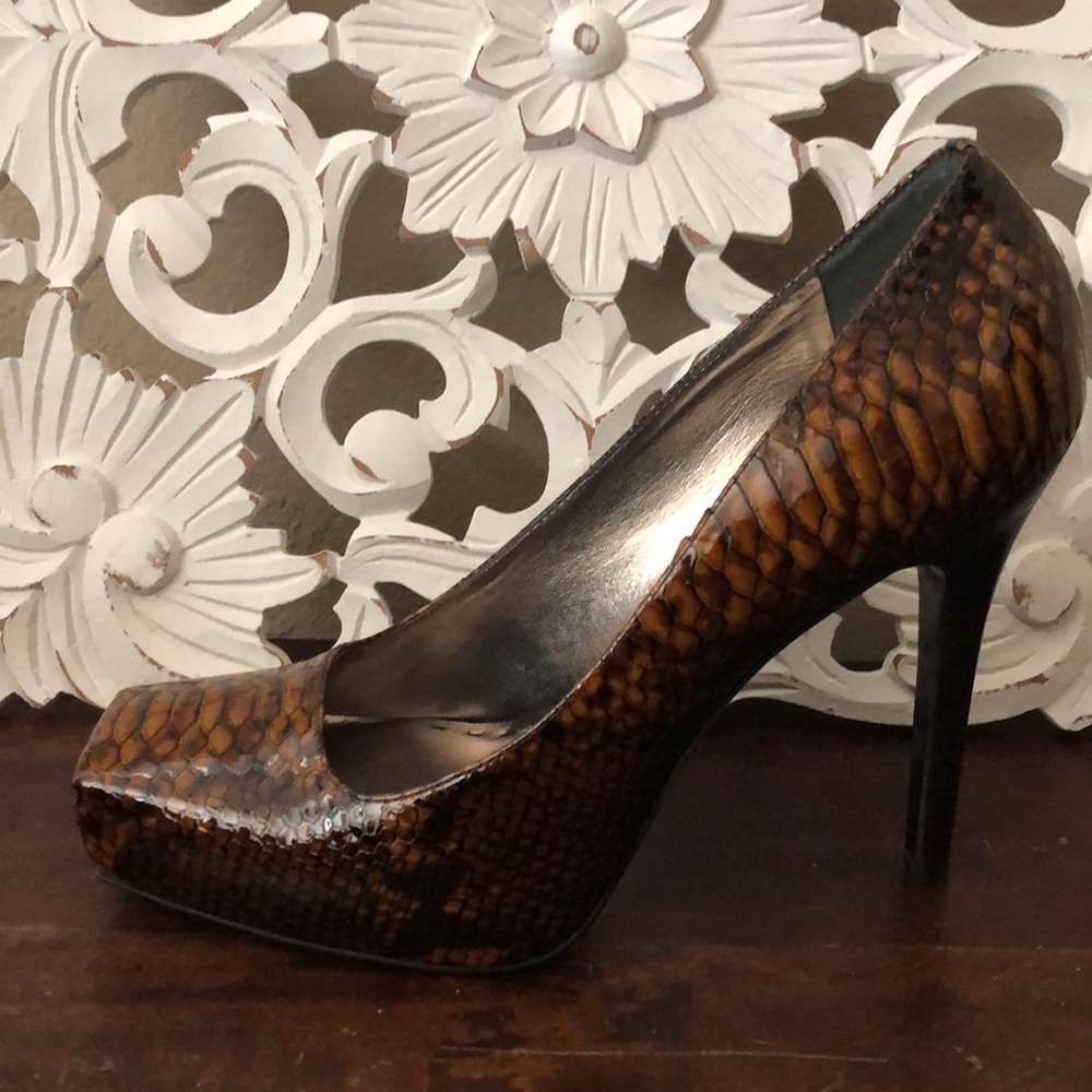Snake print pumps